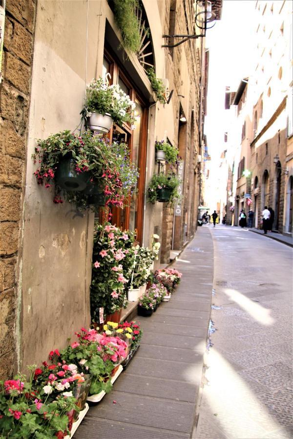 Historic Center Renovated Apartment- Amazing Location-By Likehomeflorence Exterior photo